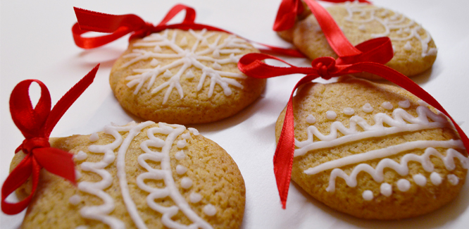 Gingerbread cookies con ghiaccia reale - Dolce Cucinare copertina