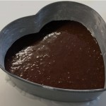 Dolce cucinare - torta cuore cioccolato con glassa (13)